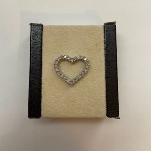 14kt solid white gold diamond heart pendant